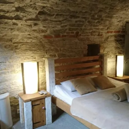 Old Town Luxury Apartman *