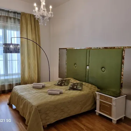 Apartment Old Town Luxury *
