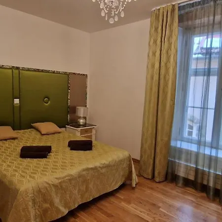 Apartment Old Town Luxury